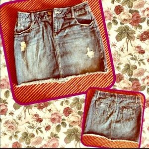Distressed denim mini skirt!